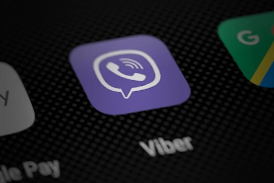 Значок Viber на экране смартфона