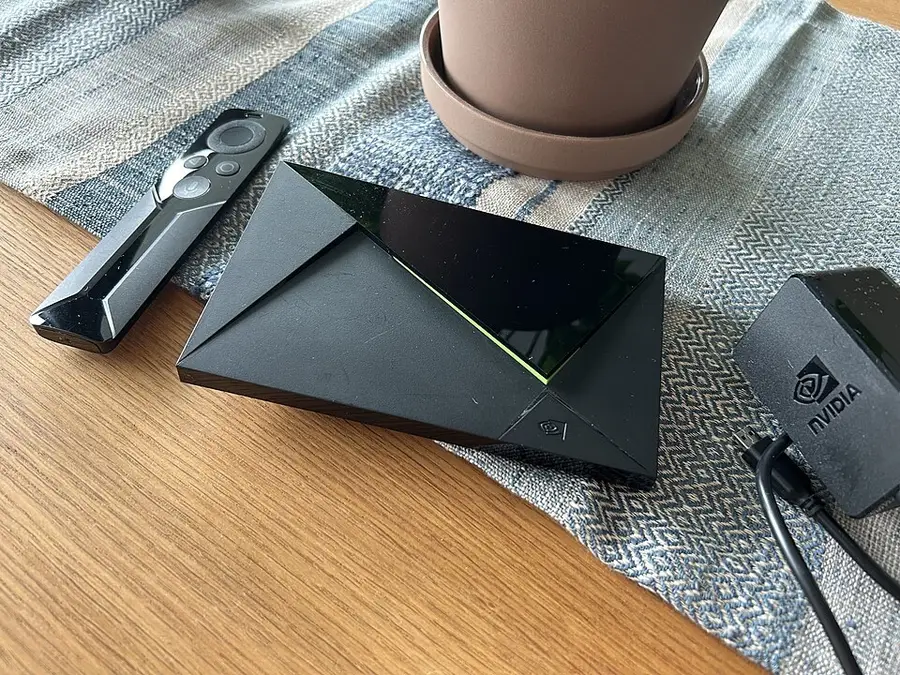 ТВ-приставка на Android с пультом